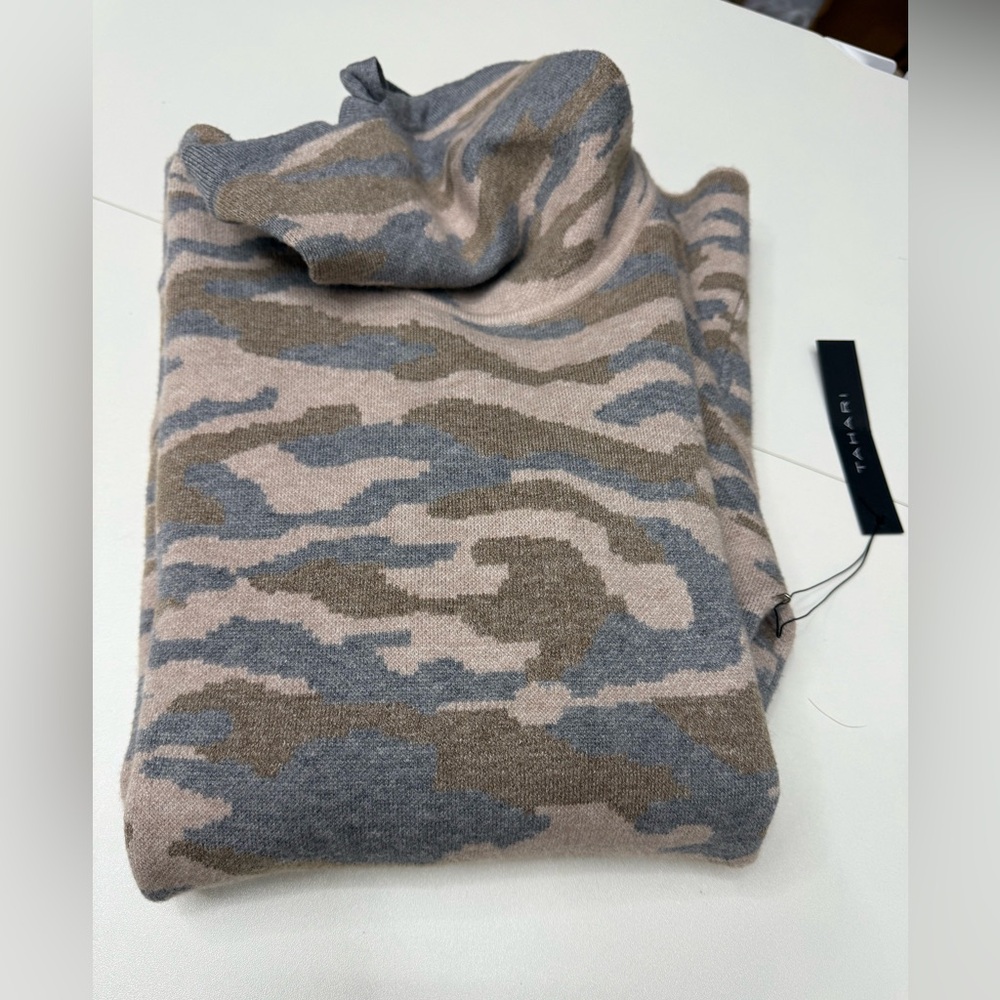 NWT TAHARI Camouflage Cowl Neck Sweater size XS - Picture 9 of 9